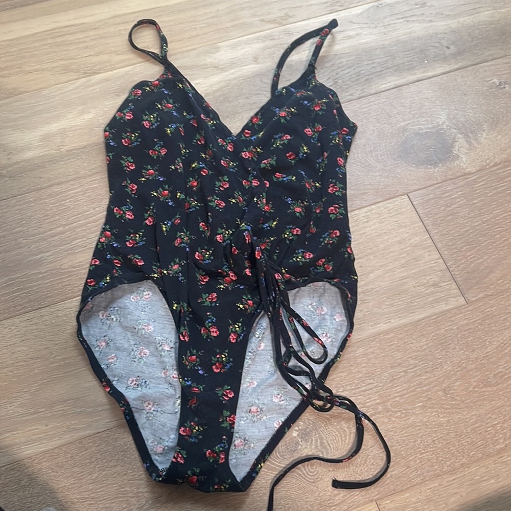 Urban Outfitters Our From Under Women’s Floral Strappy Bodysuit Medium - Picture 2 of 5